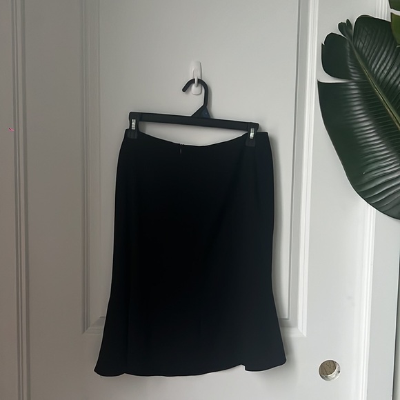 2/$22✨ Laura Little Black Skirt - Picture 1 of 2